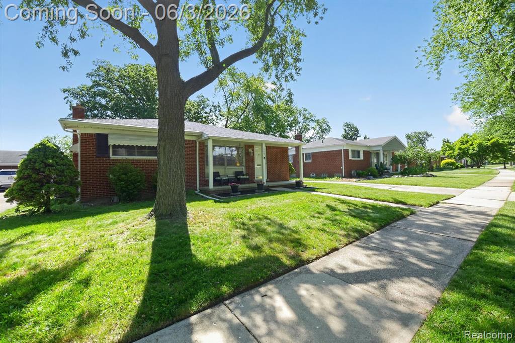 512 Redwood Drive, Troy, MI 48083 — Photo 4