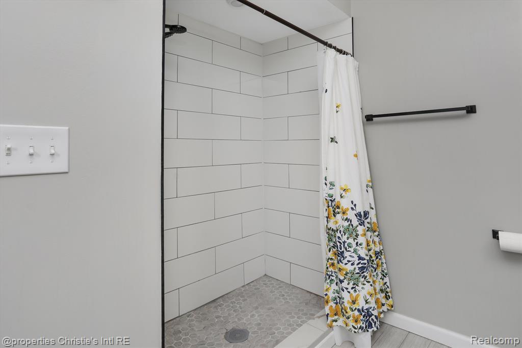 469 Kerby Road, Grosse Pointe Farms, MI 48236 — Photo 19