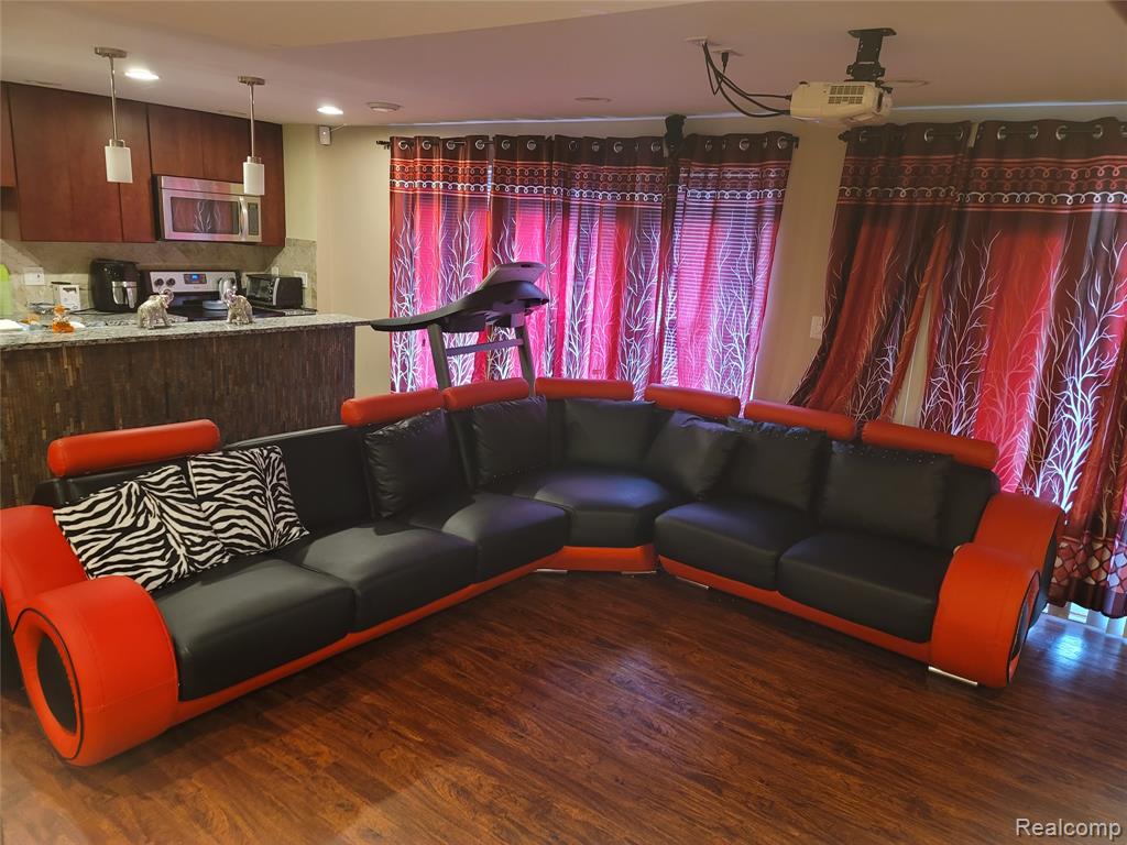 45322 Bartlett Drive, Novi, MI — Photo 19