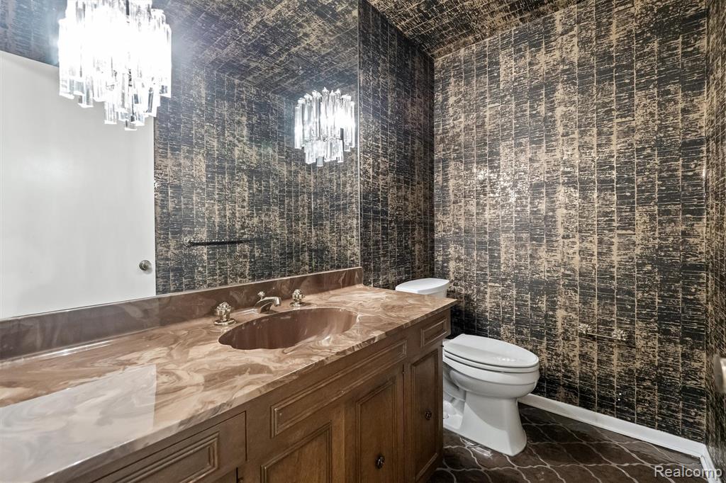 7208 Creeks Bend Drive, West Bloomfield, MI — Photo 15