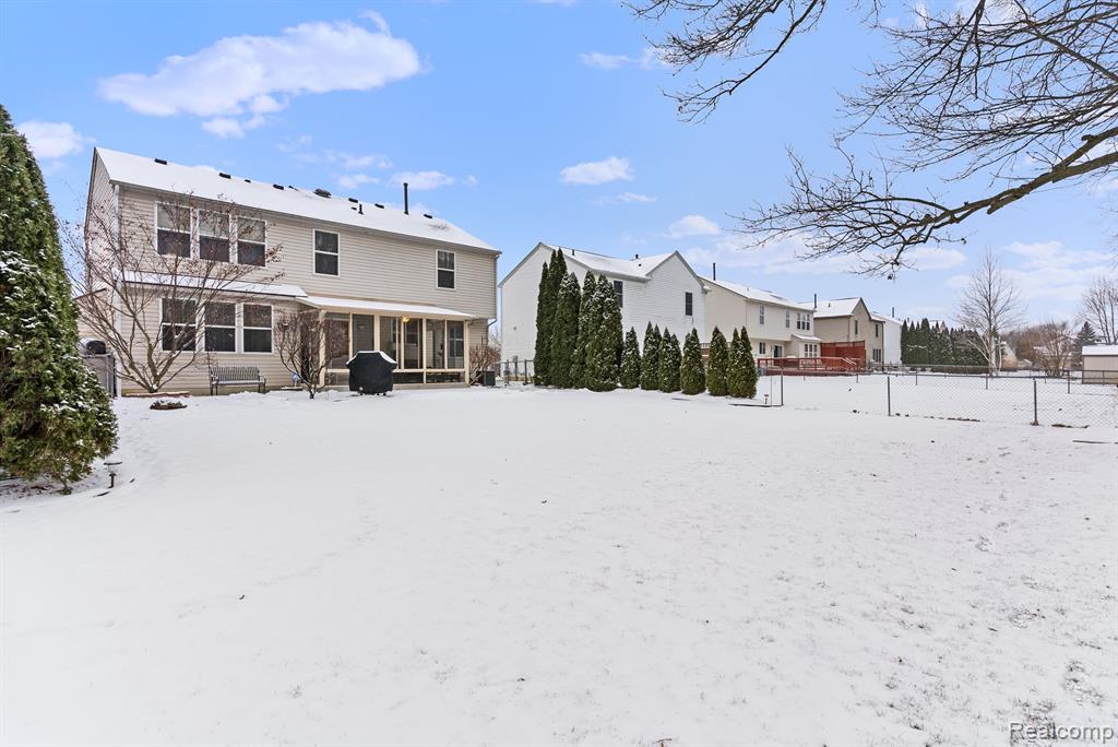 7983 SPRINGWATER Drive, Ypsilanti, MI 48197 — Photo 40