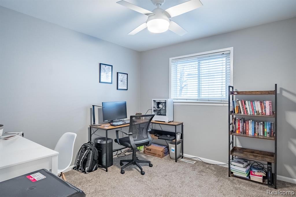 715 N DORCHESTER Avenue, Royal Oak, MI 48067 — Photo 15