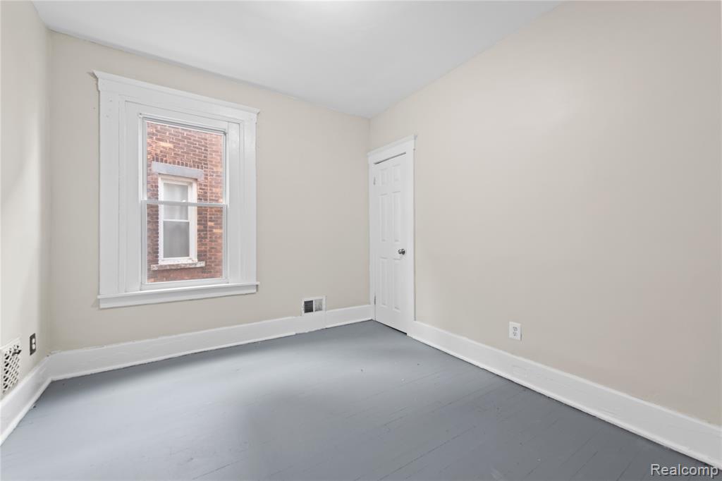 591 Hague Street, Detroit, MI 48202 — Photo 14
