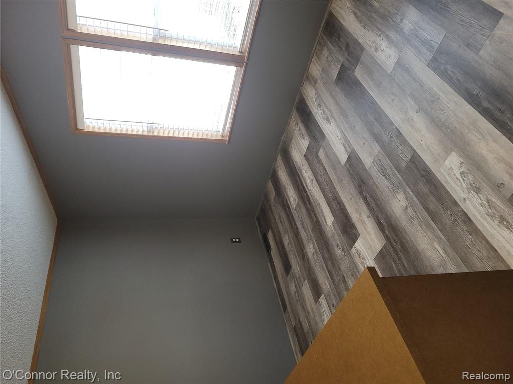 521 Bush Lake Lane, MI — Photo 12