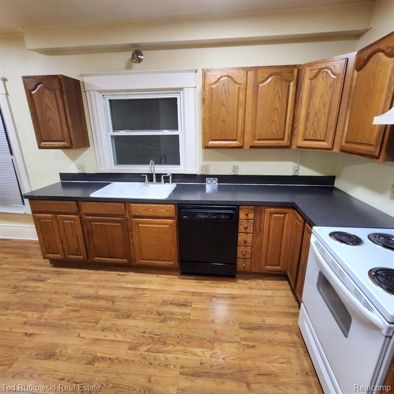 315 N MAIN Street SW, Capac, MI 48014 — Photo 5