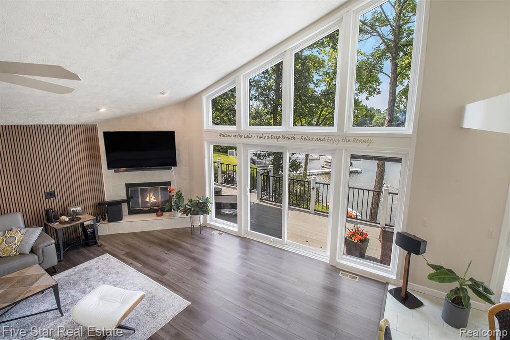 7025 Dandison Boulevard, West Bloomfield, MI 48324 — Photo 10