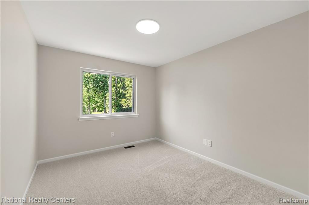 9780 David Lane, White Lake, MI — Photo 24