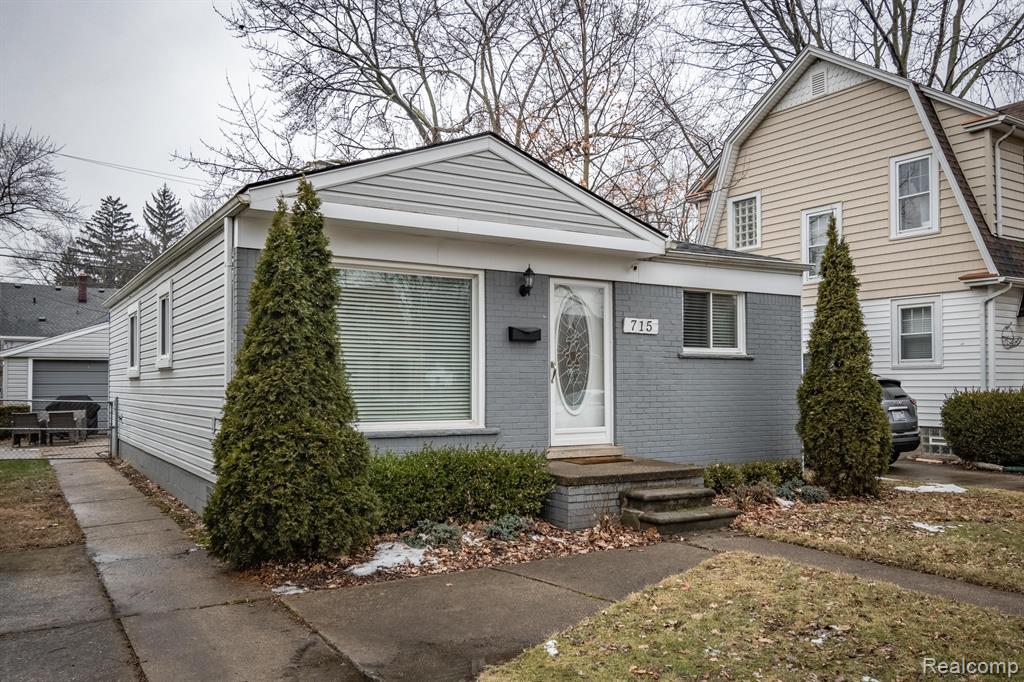 715 N DORCHESTER Avenue, Royal Oak, MI 48067 — front exterior