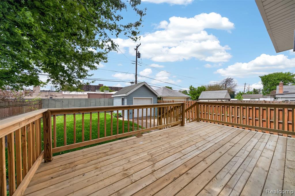 23313 Carlisle Avenue, Hazel Park, MI 48030 — Photo 29