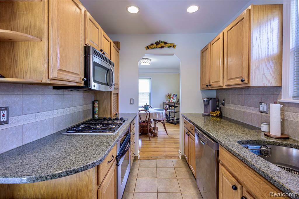 3566 Buckingham Avenue, Berkley, MI 48072 — Photo 2