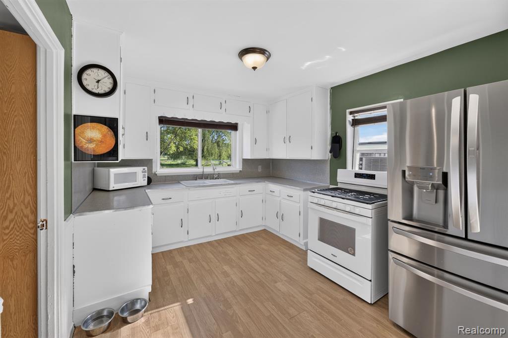 7077 Frances Road, Flushing, MI 48433 — Photo 16