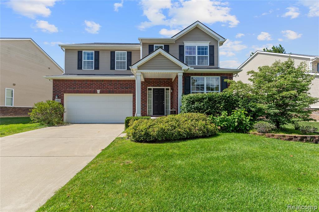 28547 Oakmonte Circle E, New Hudson, MI 48165 — Photo 2