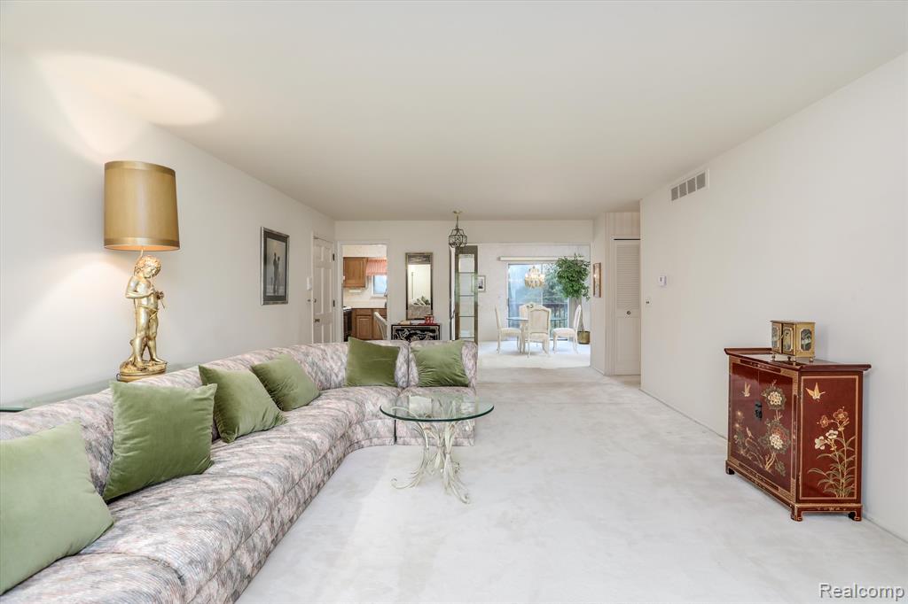 42472 Woodward Avenue, D2, Bloomfield Hills, MI 48304 — Photo 2