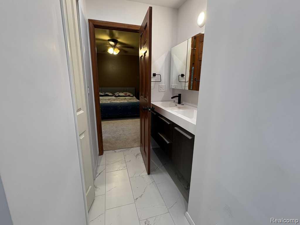 9038 Twin Oaks Court, Flushing, MI 48433 — Photo 17