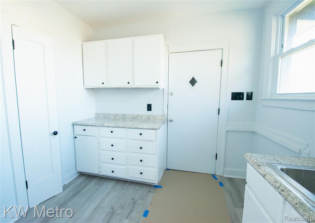 3485 Parker Street, Detroit, MI 48214 — Photo 10
