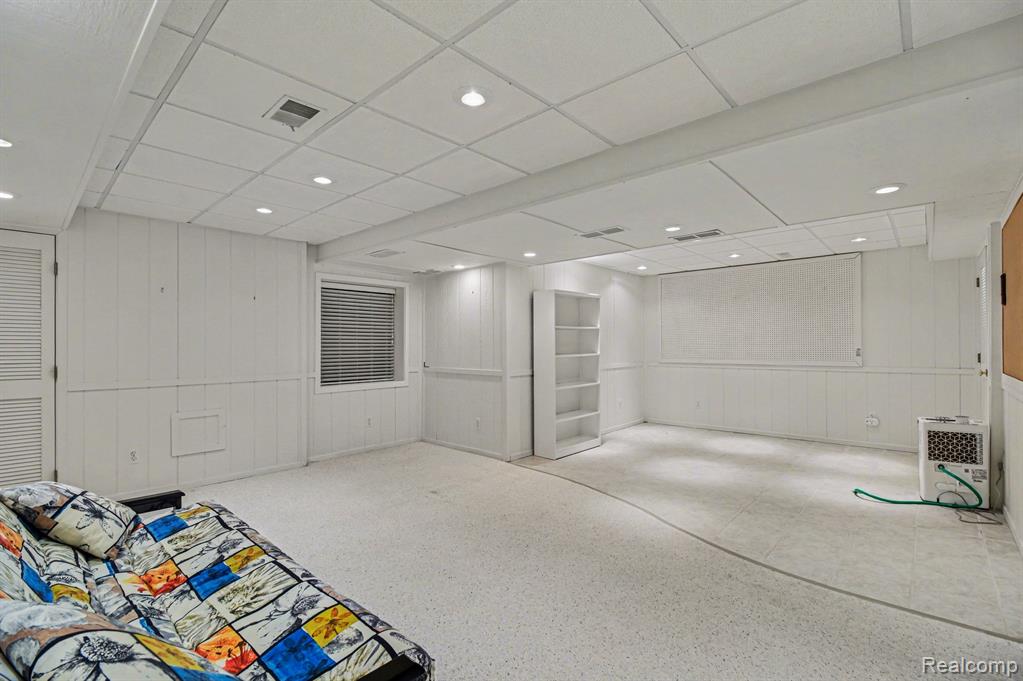 5080 Mirror Lake Court, West Bloomfield, MI 48323 — Photo 27