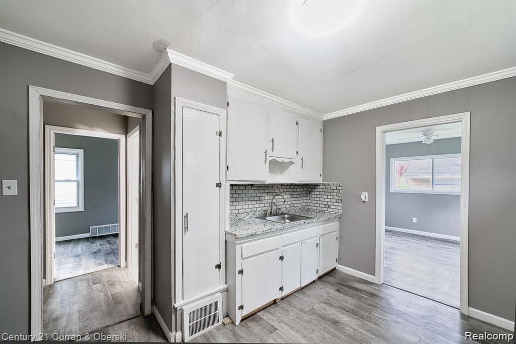 9244 Carlin Street, Detroit, MI 48228 — Photo 11