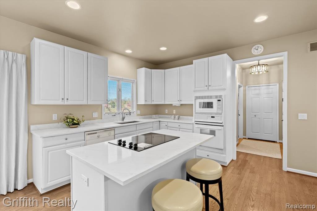 4364 Lake Forest Drive E, Ann Arbor, MI 48108 — Photo 19