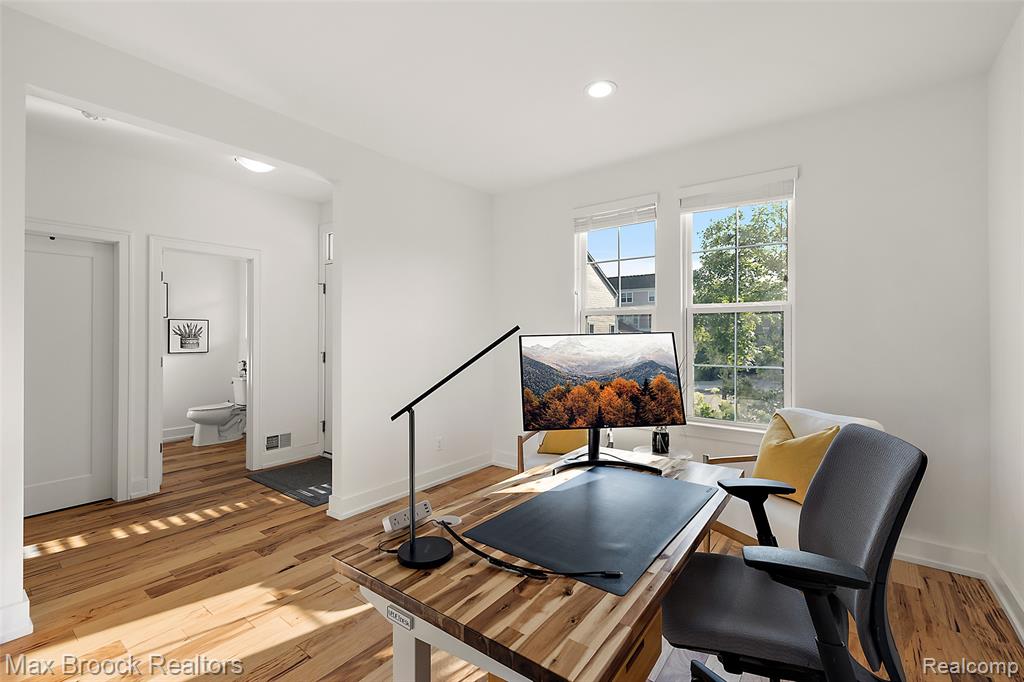 4260 Kent Road, Royal Oak, MI 48073 — Photo 4