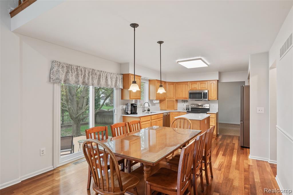 4325 Heatherstone Drive, Waterford, MI 48329 — Photo 15