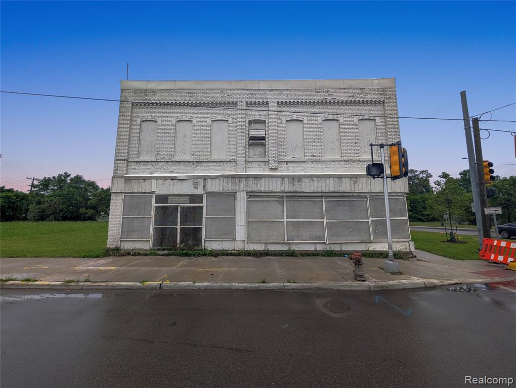 8000 W Jefferson Avenue