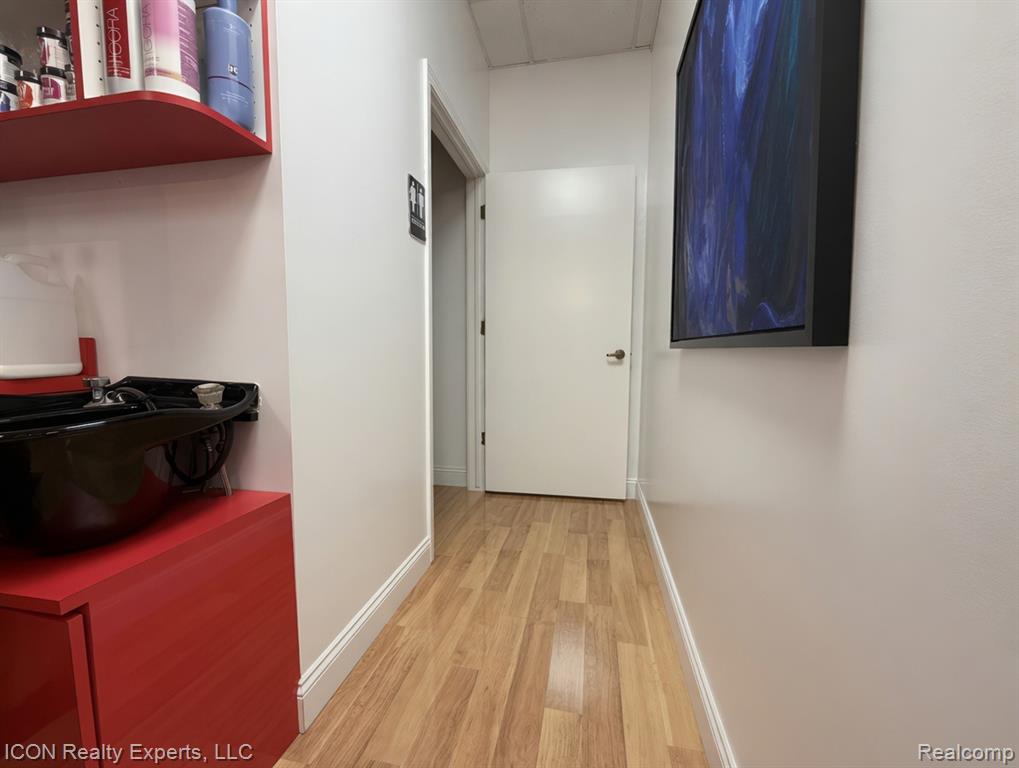 6451 Rochester Rd, Troy, MI 48085 — Photo 17