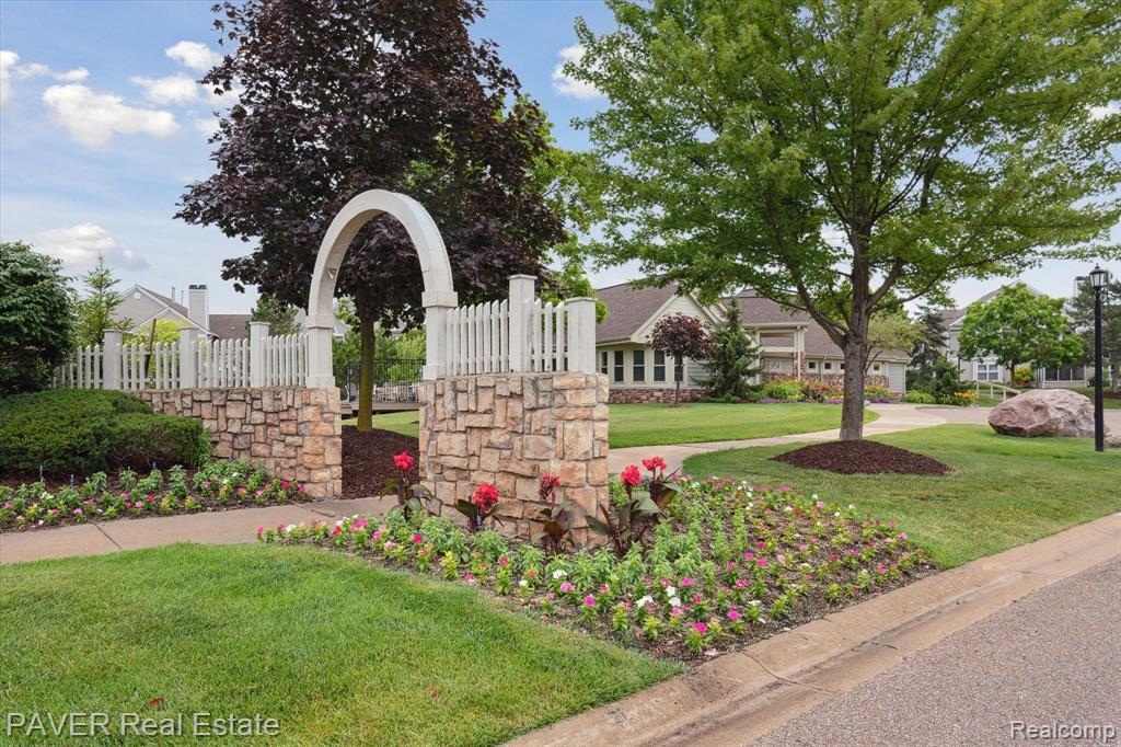 1565 WEATHERSTONE Drive, Ann Arbor, MI 48108 — Photo 41