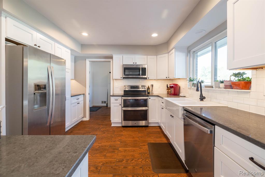 5634 POWDER HORN Drive, West Bloomfield, MI — Photo 9
