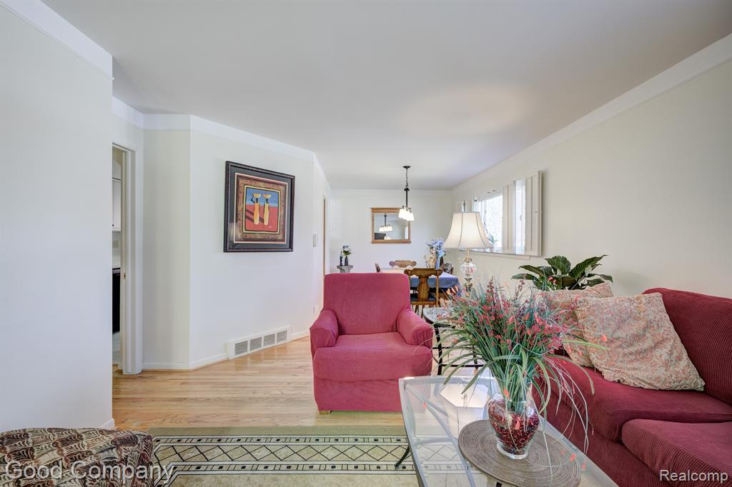 705 BUTTERNUT Avenue, Royal Oak, MI 48073 — Photo 3