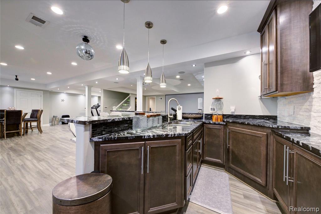 50411 Lansdowne Road, Canton, MI 48188 — Photo 46