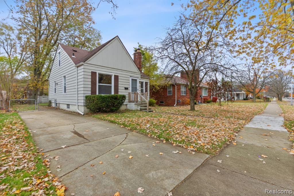 20301 KENOSHA Street, Harper Woods, MI 48225 — Photo 22