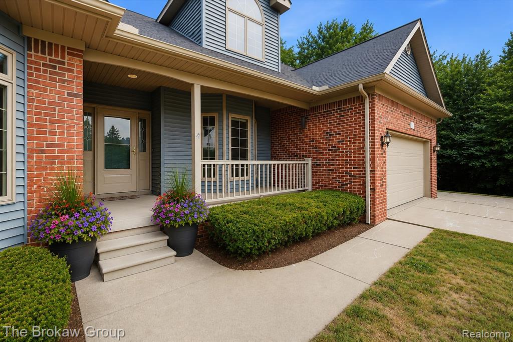 10261 Coachman Court, Davison, MI 48423 — Photo 8