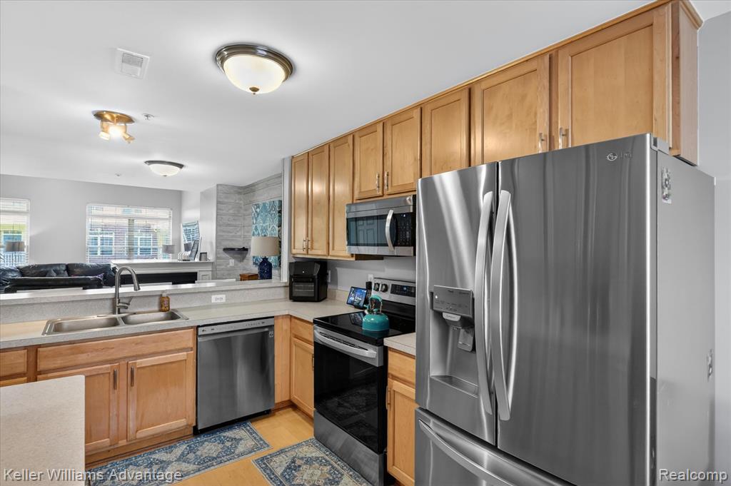 446 Old Pine Way, Walled Lake, MI 48390 — Photo 13