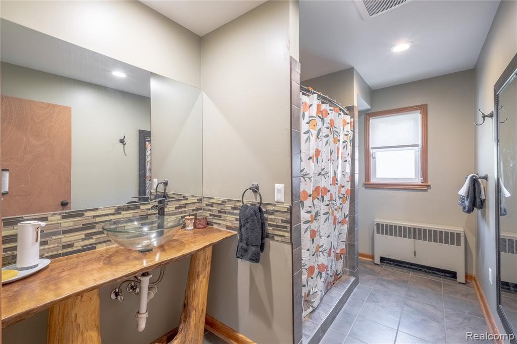 5384 Silverton Drive, Grand Blanc, MI 48439 — Photo 14