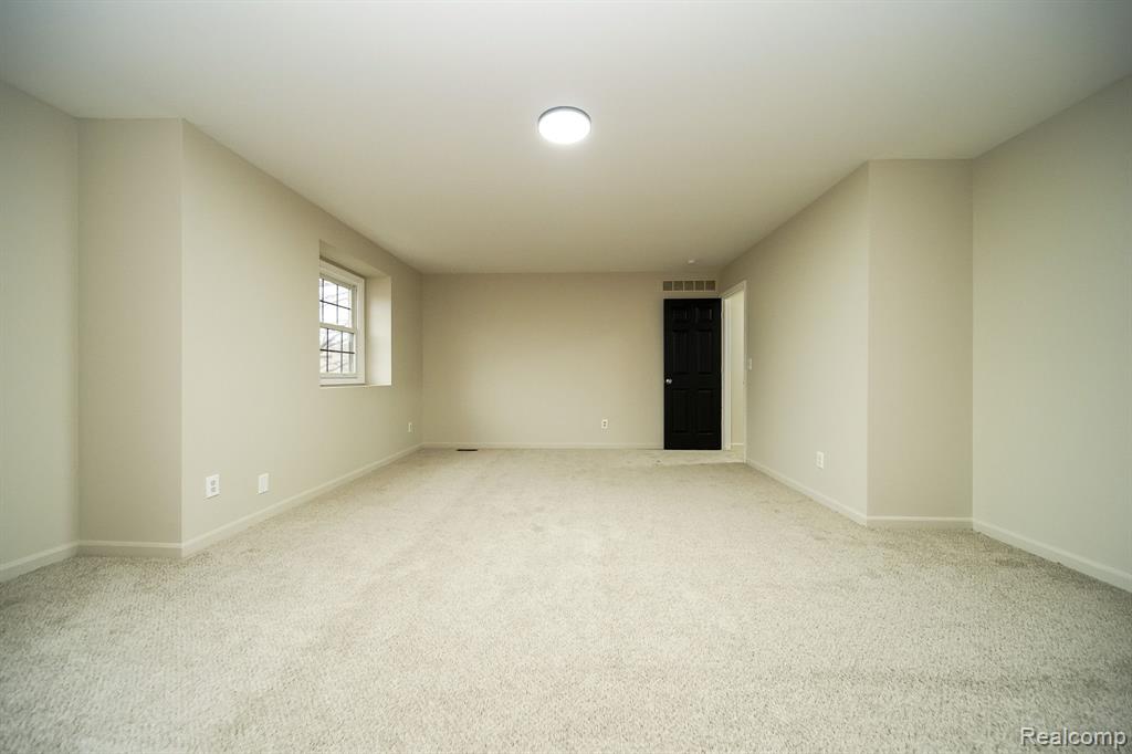 460 OAKGROVE, Clawson, MI — Photo 40