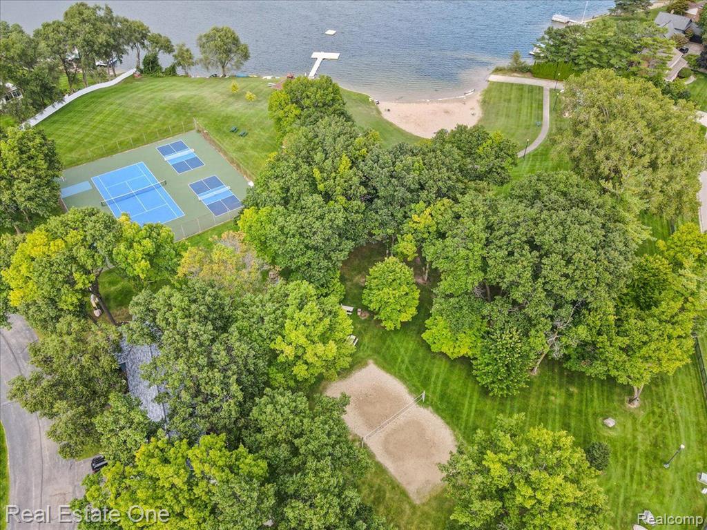 805 WOODLEIGH Way, Oxford, MI 48371 — Photo 45