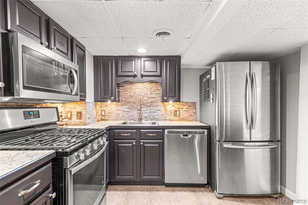 7148 Plainfield Street, Dearborn Heights, MI 48127 — Photo 26