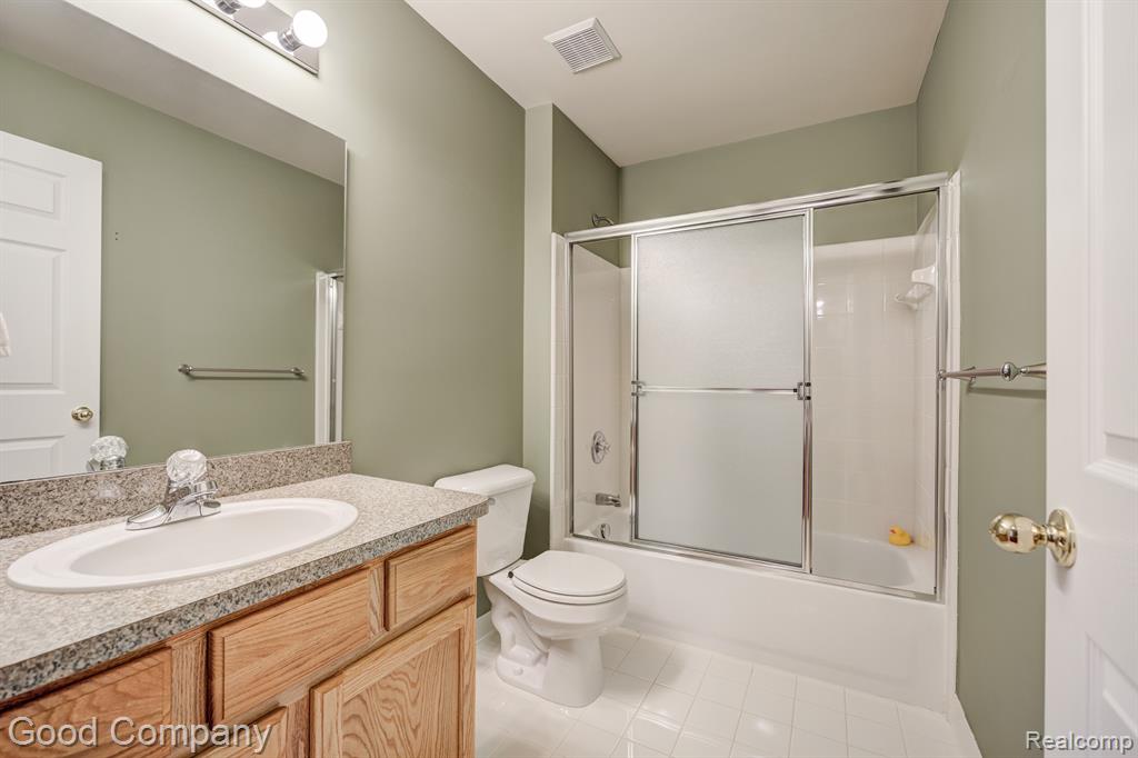 423 CEDAR Street, Wyandotte, MI 48192 — Photo 41
