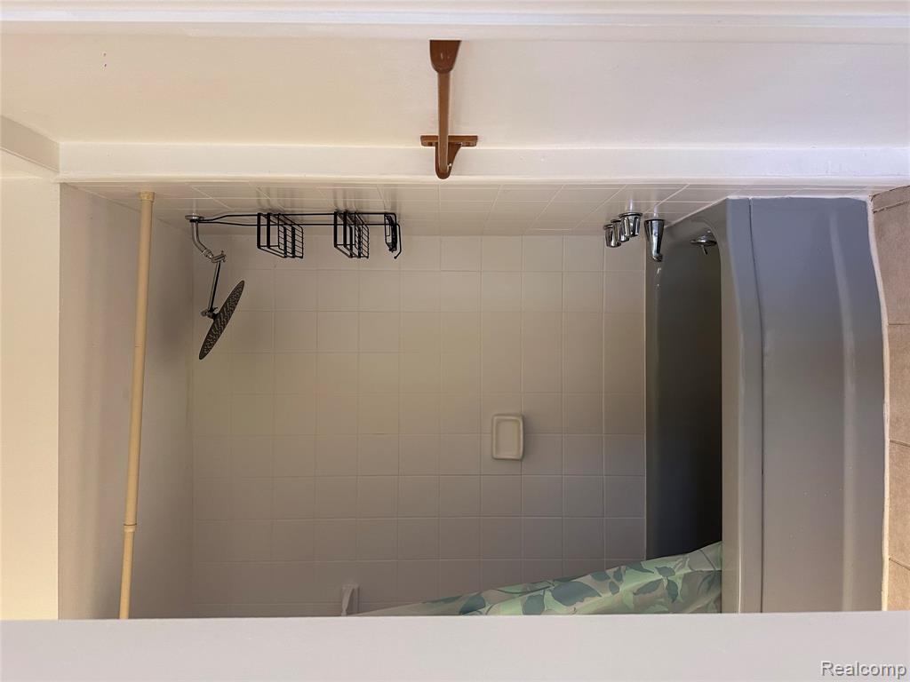 7421 Heather Heath, West Bloomfield, MI — Photo 52