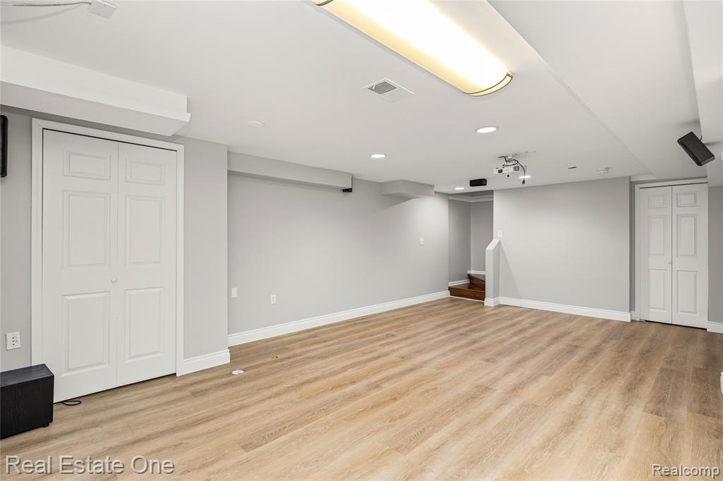 4648 Pond Run, Canton, MI 48188 — Photo 33