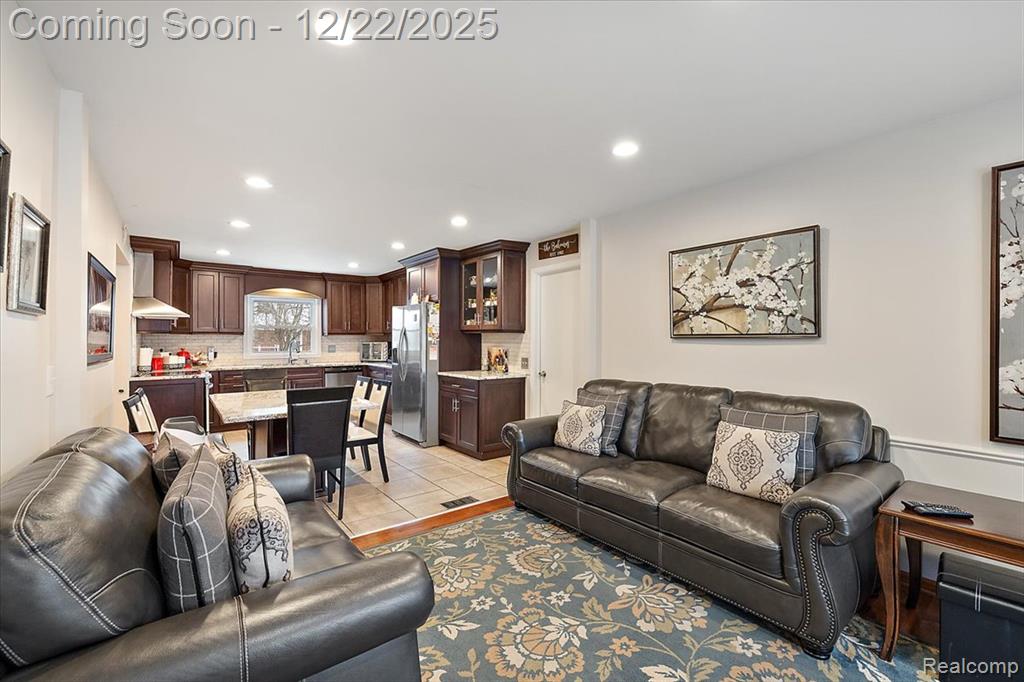 4250 Greenstown Drive, West Bloomfield, MI 48323 — Photo 31