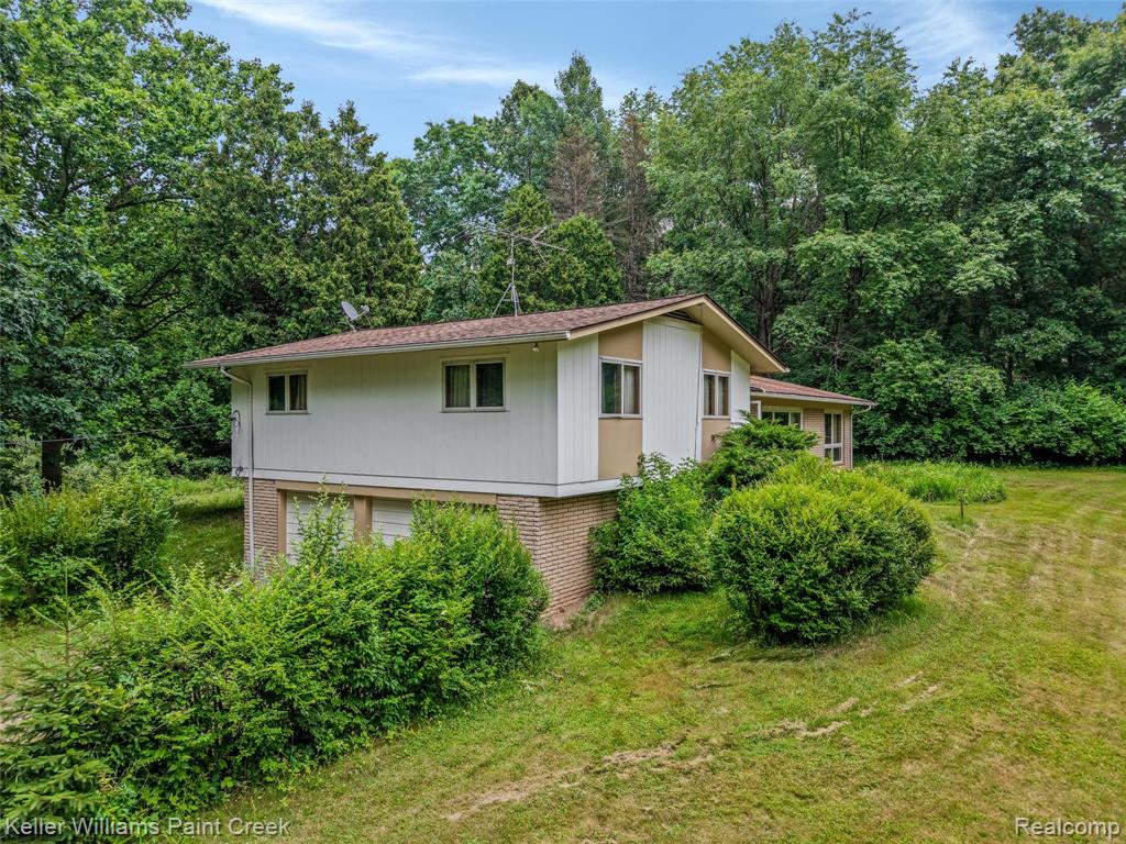 4464 Foxwood Drive, Milford, MI 48380 — Photo 6