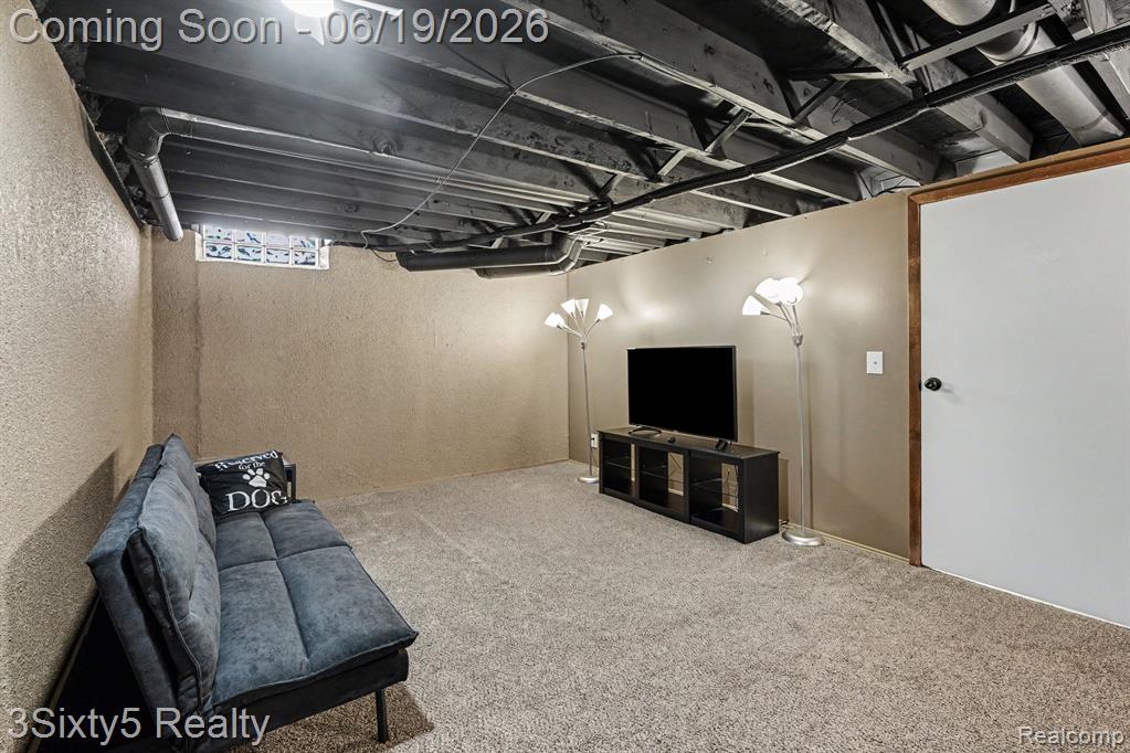 37592 Garden Court, Westland, MI — Photo 21