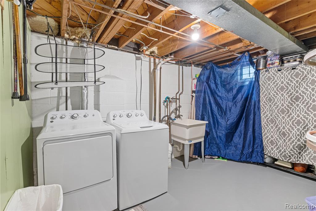 4602 Milton Drive, Flint, MI 48507 — Photo 32