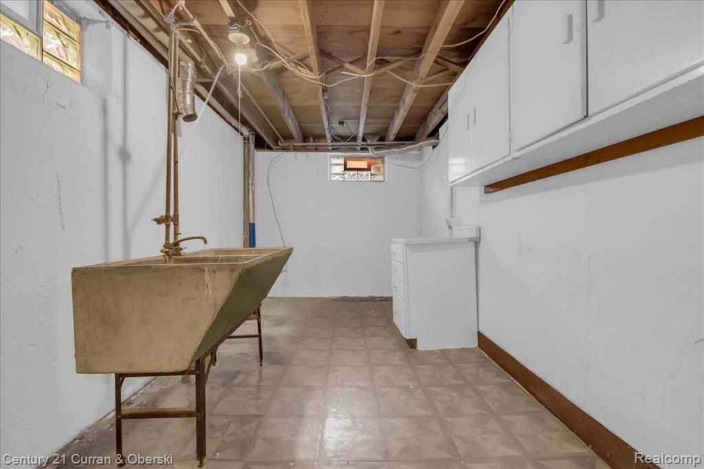 18616 Koester Street, Riverview, MI 48193 — Photo 17