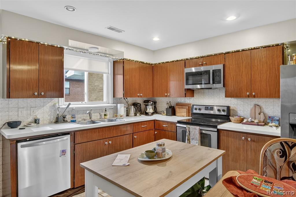 7975 Bendix Road, Brighton, MI 48114 — Photo 41