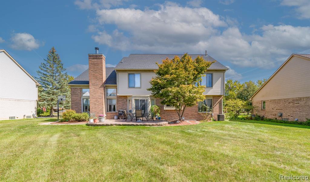 46856 GLENGARRY Boulevard, Canton, MI 48188 — Photo 10