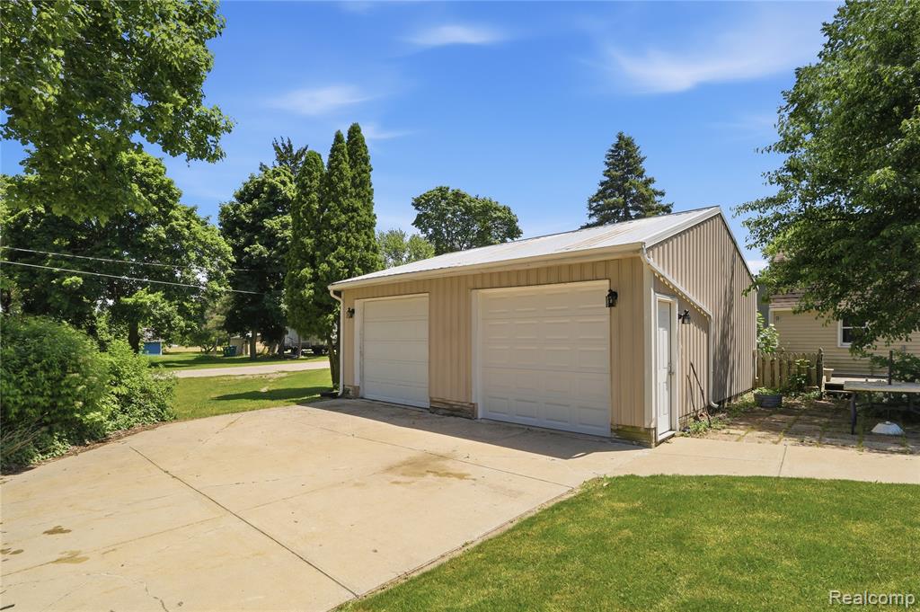 208 Flushing Street, Gaines Vlg, MI 48436 — Photo 4
