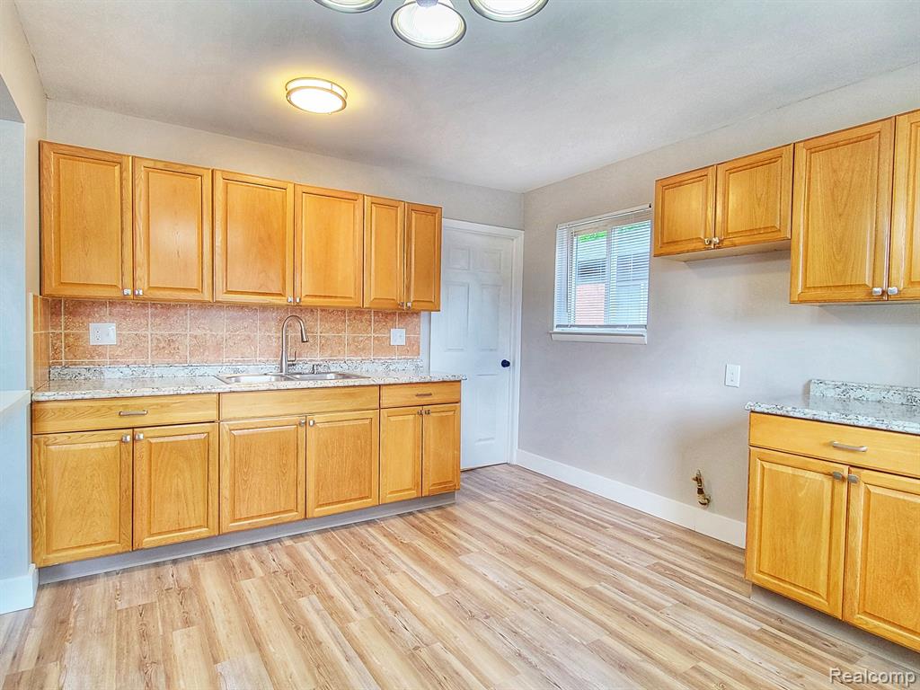 4612 KATHERINE Street, Dearborn Heights, MI 48125 — Photo 10