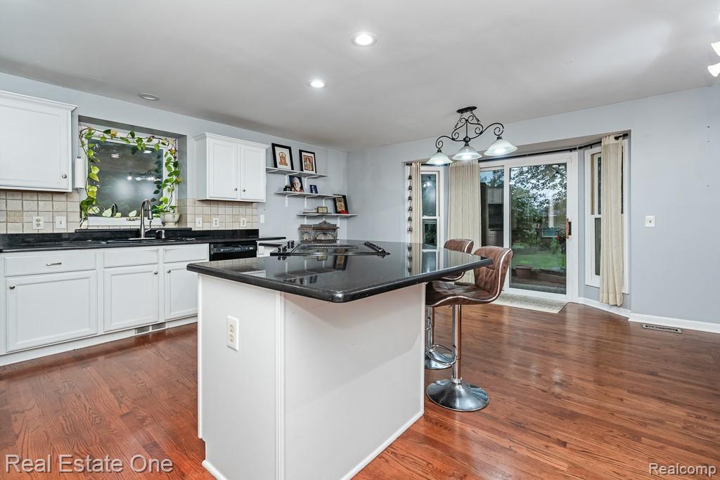 6778 Baytree Court, Shelby Twp, MI 48316 — Photo 23